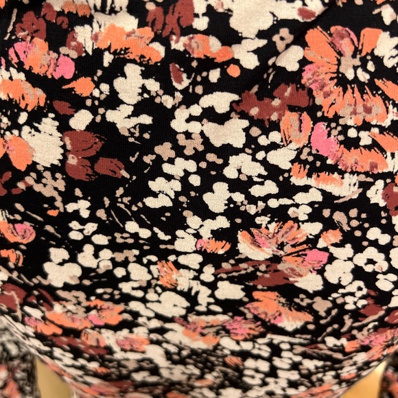 Fat Face Women’s Shirt Size 2 Rhian Blush Floral Viscose Fitted Twist Front Top - Picture 10 of 10